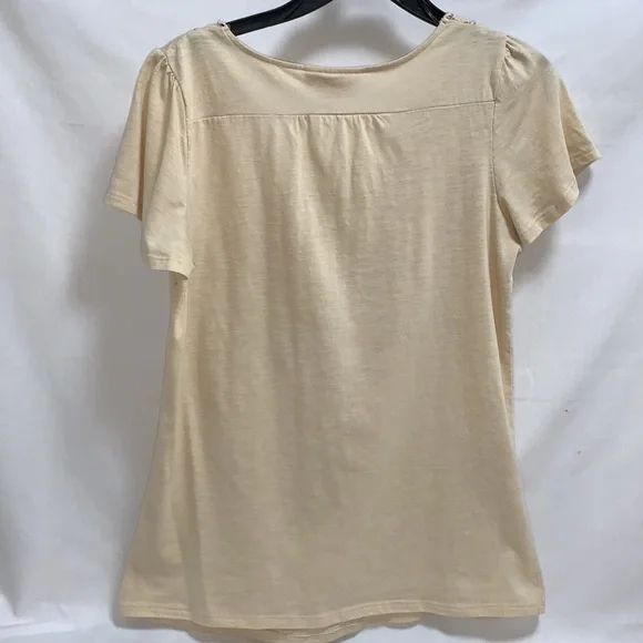 Woman’s medium cream top by Wrangler - Picture 2 of 5